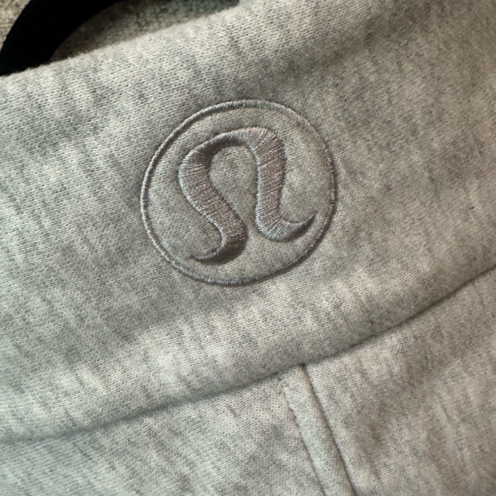 LULULEMON Scuba Oversized Side-Slit Hoodie, size XS/S. NWT. - Picture 3 of 4